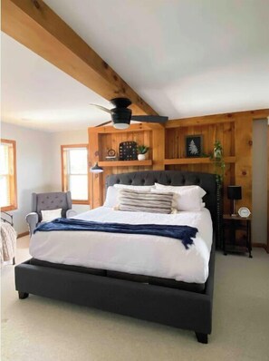 4 bedrooms, desk, iron/ironing board, travel crib