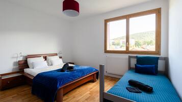 7 chambres, bureau, chambres insonorisées, fer et planche à repasser