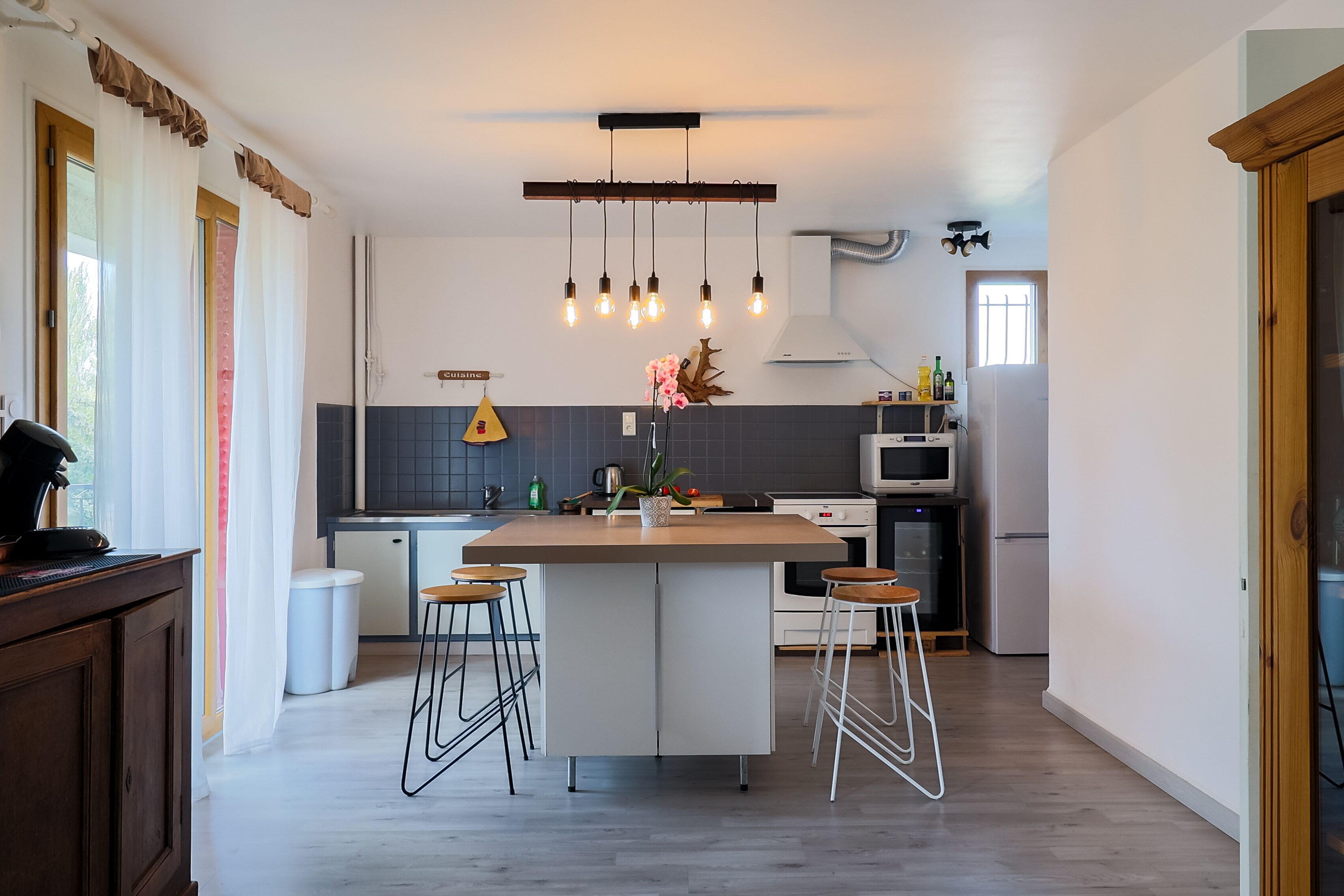 冰箱、微波炉、烤箱、炉灶