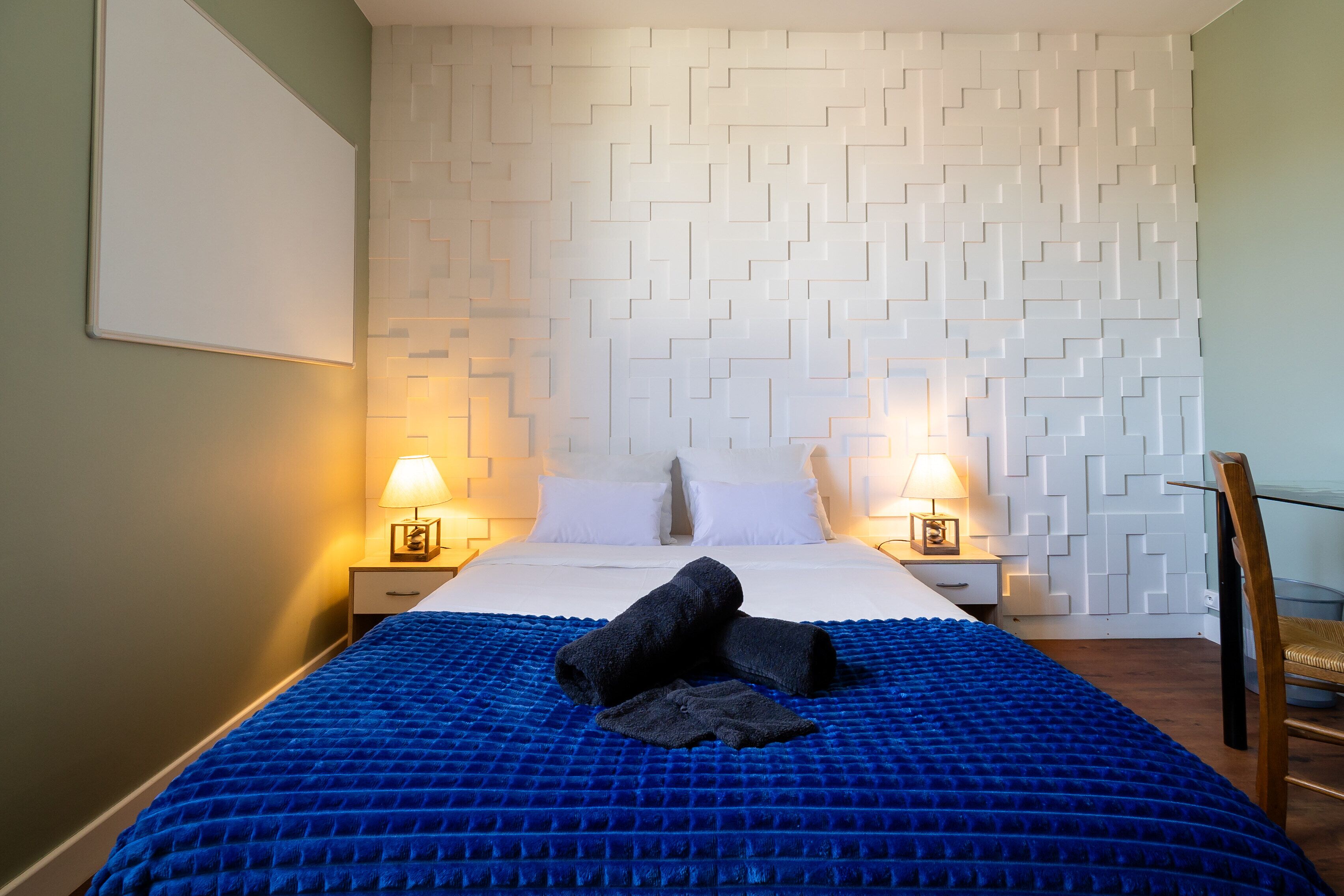 7 多间卧室、办公桌、隔音、熨斗/熨衣板