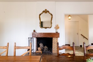 Dining - ⭐⭐Group villa - Poker/Jacuzzi - Spa⭐⭐ (Romagnat)