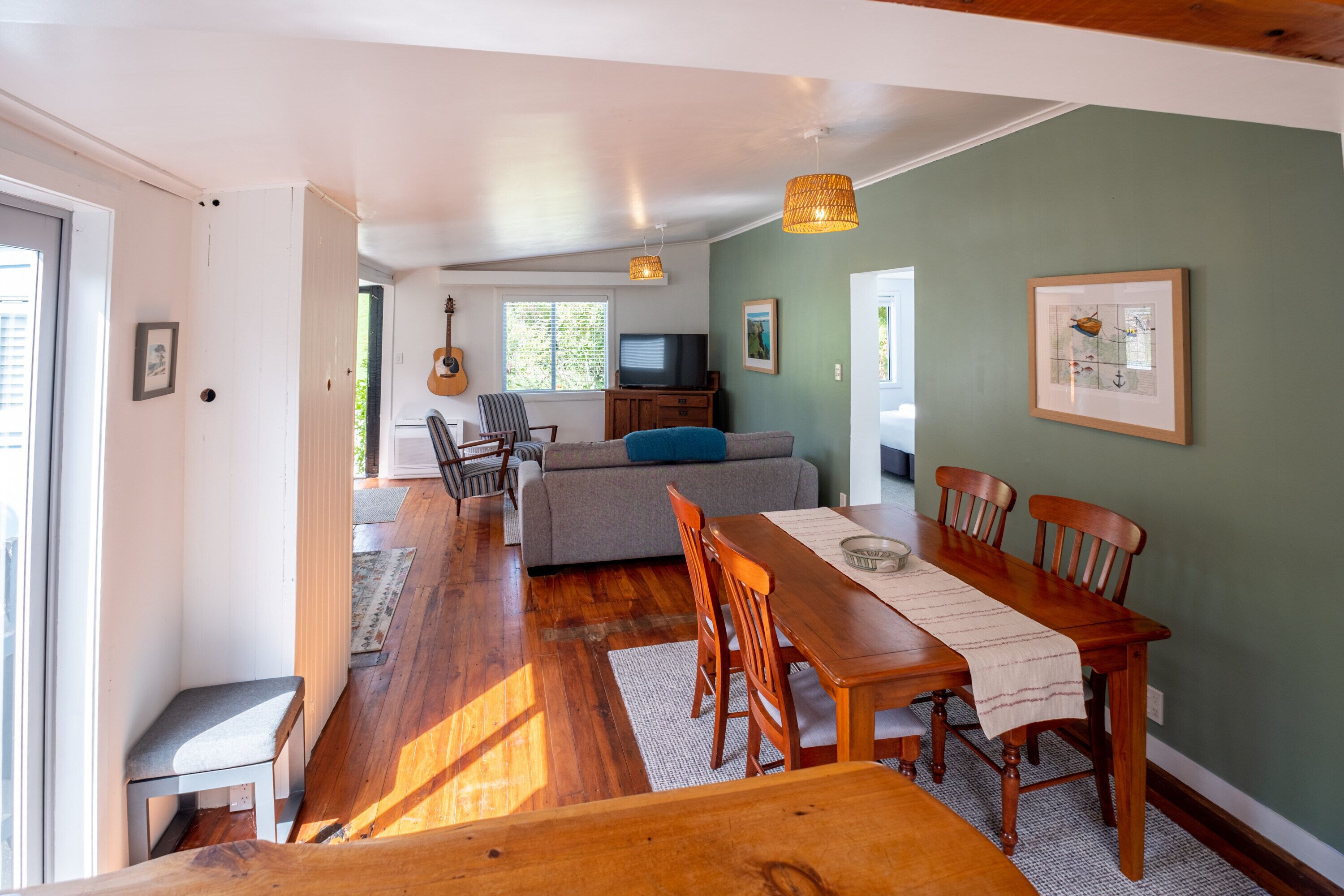 Traditional Cottage | In-room dining