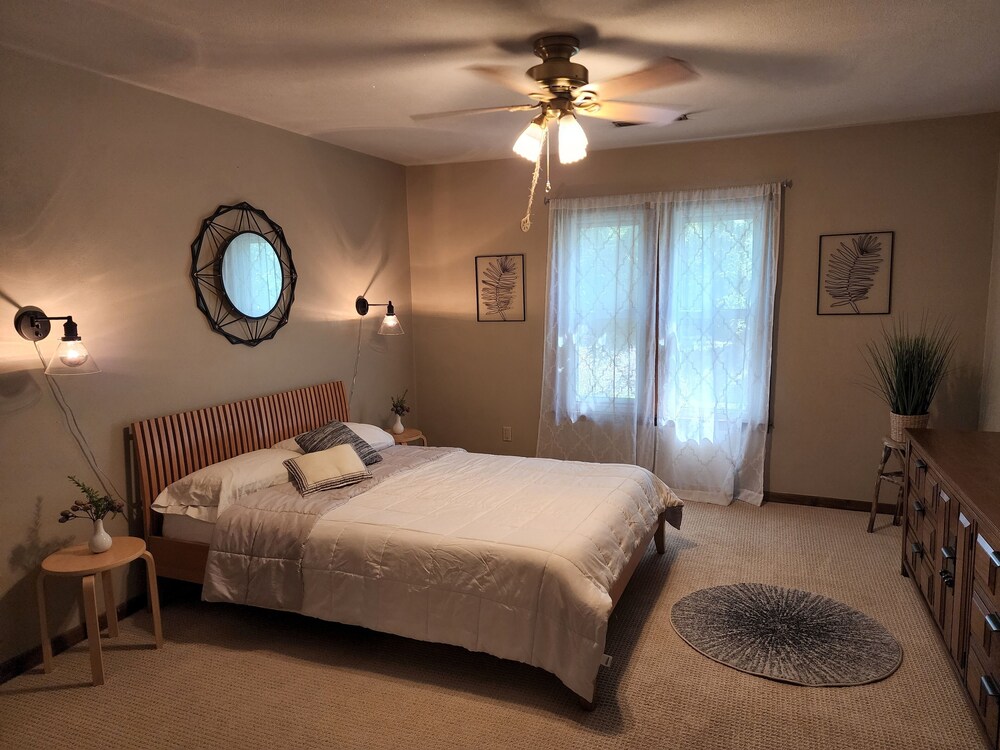 Charming FarmhouseAtmosphere of warmth & character. Be Tranquil. Be