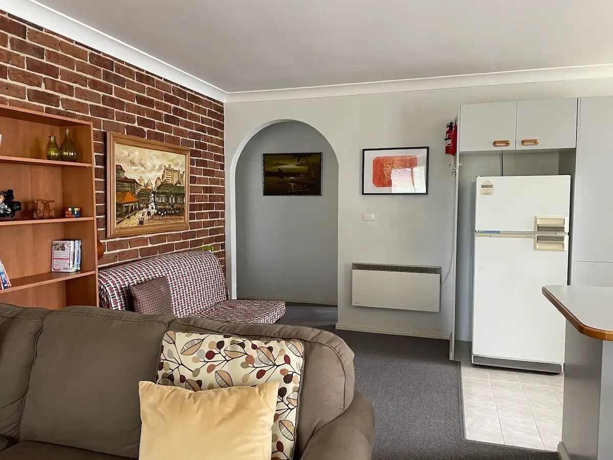 TV connectée, lecteur de DVD, livres