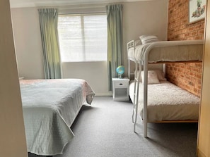 1 Schlafzimmer, Schreibtisch, Bügeleisen/Bügelbrett, kostenloses WLAN