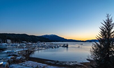 Family Getaway in Juneau, Alaska: Unforgettable Ocean and Mountain Views