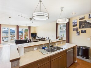 Interior - Family Getaway in Juneau, Alaska: Unforgettable Ocean and Mountain Views (Juneau)
