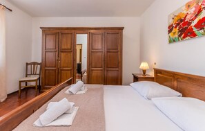 2 Schlafzimmer, Reisekinderbett, kostenloses WLAN, Bettwäsche