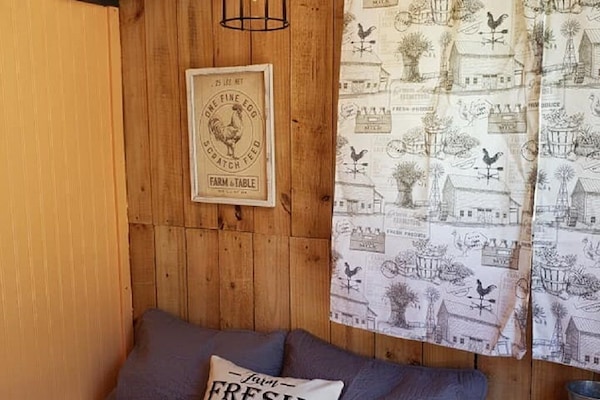 1 makuuhuone, ilmainen Wi-Fi, vuodevaatteet