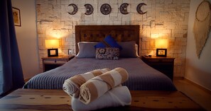 3 habitaciones, escritorio, tabla de planchar con plancha y wifi gratis 