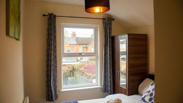 3 bedrooms, free WiFi, bed sheets