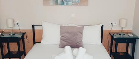 2 Schlafzimmer, Schreibtisch, Bügeleisen/Bügelbrett, kostenloses WLAN