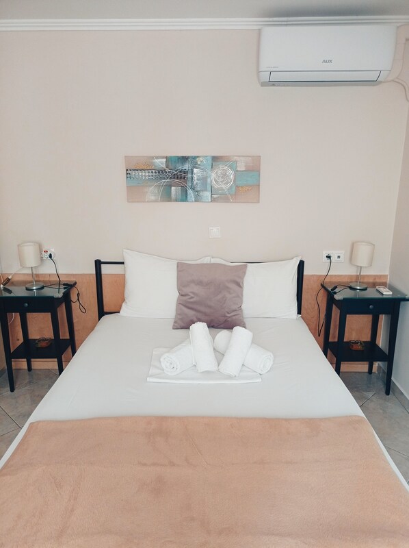 2 室のベッドルーム、デスク、アイロン / アイロン台、WiFi (無料)