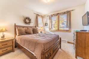 4 bedrooms, bed sheets