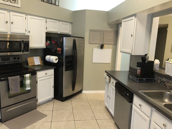 Fridge, microwave, stovetop, dishwasher