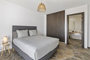 1 bedroom, in-room safe, iron/ironing board, free WiFi