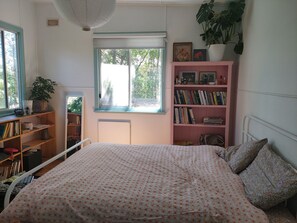 3 chambres, bureau, Wi-Fi gratuit, draps fournis