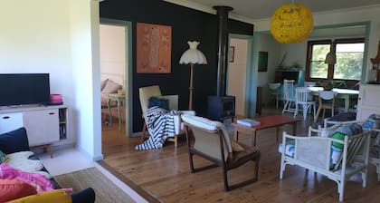 Beautiful beachside house and garden - 2 minutes from the beach!