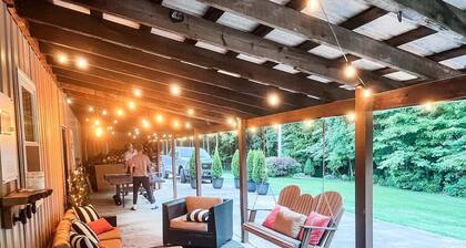 Modern 2BR/2BA with hot tub, pool table, cornhole, fire pit—your perfect Mohican base!