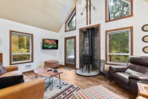 TV connectée, jeux vidéo, lecteur de DVD, livres