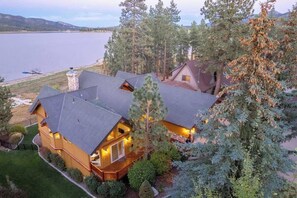 Exterior - Lakeside Serenity. Mountain Views. Spa. BBQ. Games (Big Bear Lake)