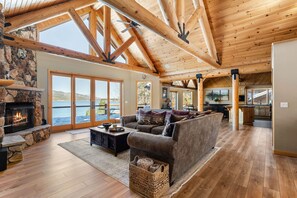 Smart TV, fireplace, DVD player, books