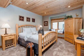 3 bedrooms, iron/ironing board, WiFi, bed sheets
