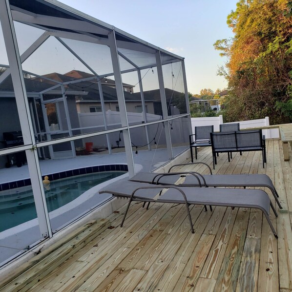 Outdoor pool, a heated pool