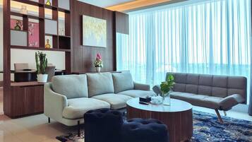 Presidential Double Room | Desk, iron/ironing board, free WiFi