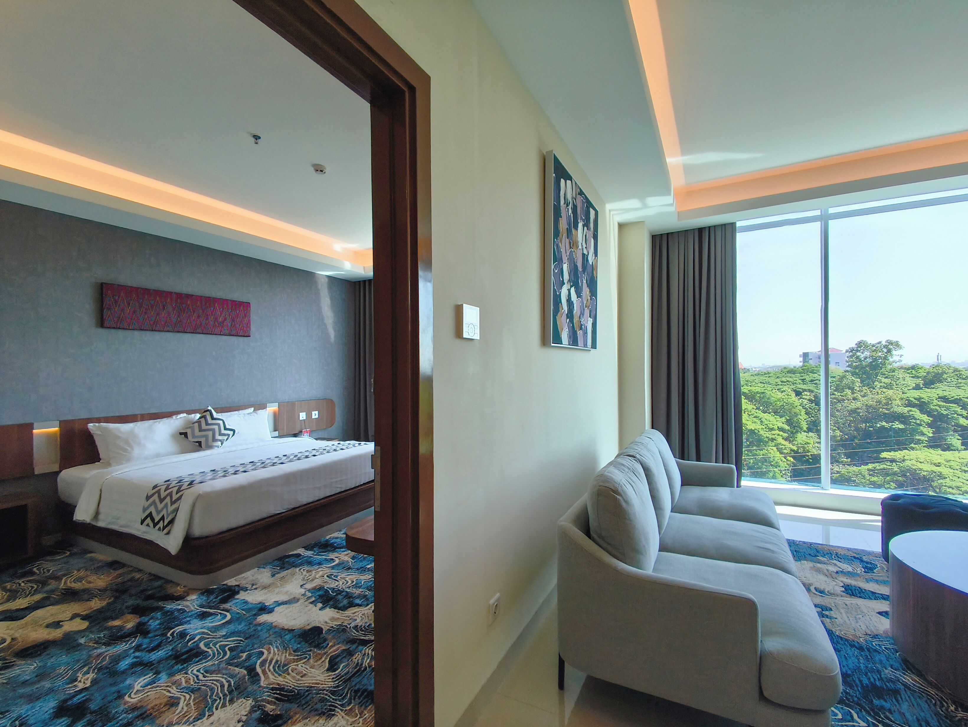 Executive Double Room | Desk, iron/ironing board, free WiFi