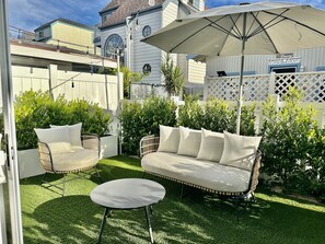 Terrace/patio - Location, location, location! 10 steps to the beach (San Diego)