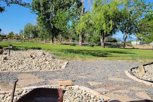 المنطقة المحيطة بالمنشأة