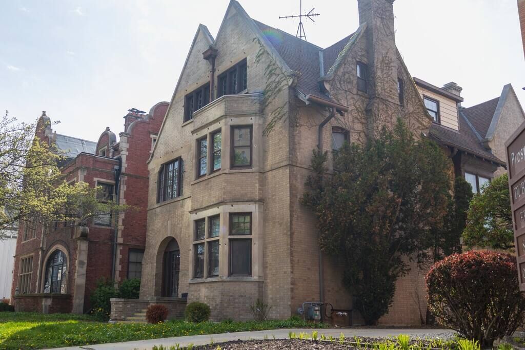 MKE Mansion - Both Wings