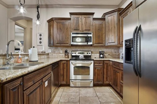 Spacious 2-Bed Suite | Sunset Views, Private Patio & Fireplace