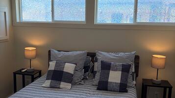 1 bedroom, desk, WiFi (free), bed sheets