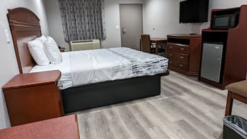 Desk, blackout curtains, free WiFi, bed sheets