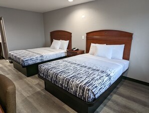 Desk, blackout curtains, free WiFi, bed sheets - OKC Hotel (Oklahoma City)