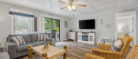 Smart TV, fireplace