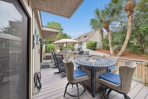 Outdoor dining - Large Family Friendly Condo. S (Hilton Head Island)