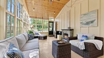 TV, fireplace, books, offices