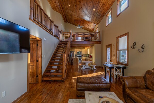 Televisión, chimenea y futbolito 