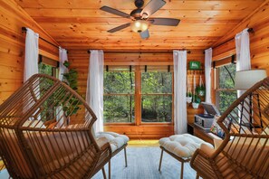 Interior - Creekside, , Hot Tub, Fire pit, Screened Porch, 10 min to Ellijay
OK AFTER STORM (Ellijay)