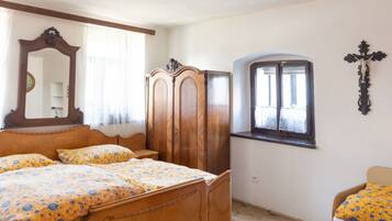 4 bedrooms, free WiFi, bed sheets