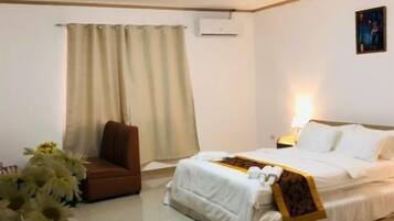 Deluxe eenpersoonskamer, 1 slaapkamer, uitzicht op zwembad | Individueel gemeubileerd, gratis wifi