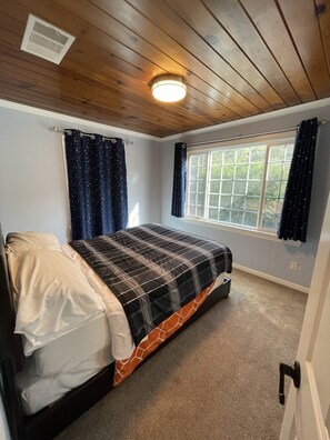 4 Schlafzimmer, Bügeleisen/Bügelbrett, kostenloses WLAN