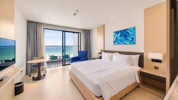 Premier King Room Oceanfront | Beach/ocean view