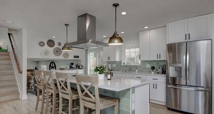 Hidden Gem - Ideal 4 Bedroom Centennial House