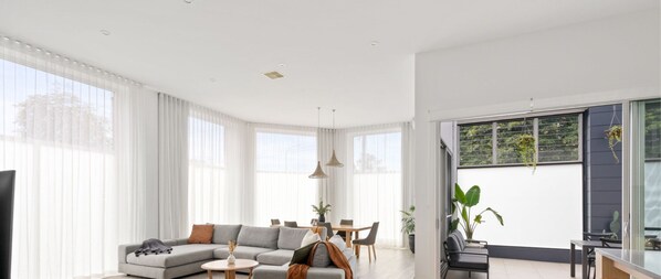 Smart TV, offices