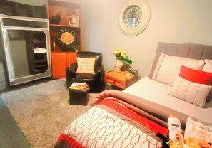 1 habitación, escritorio, tabla de planchar con plancha y wifi gratis 