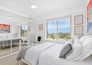 3 chambres, fer et planche à repasser, Wi-Fi gratuit, draps fournis